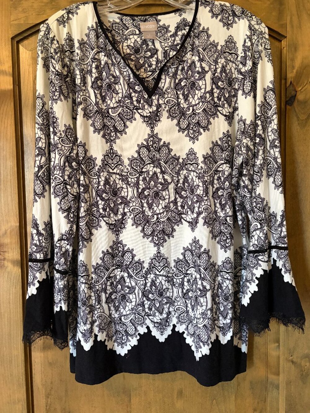 CHICO's Tunic Top-Size 2 Large-Pullover. Romantic and Boho Lovely garment!